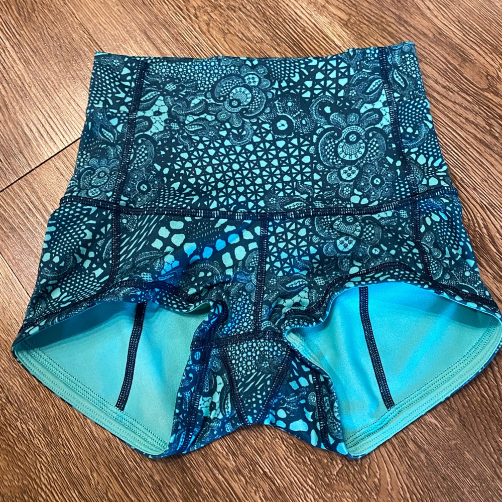 Lululemon Wunder Short Lace Bali Breeze Alberta